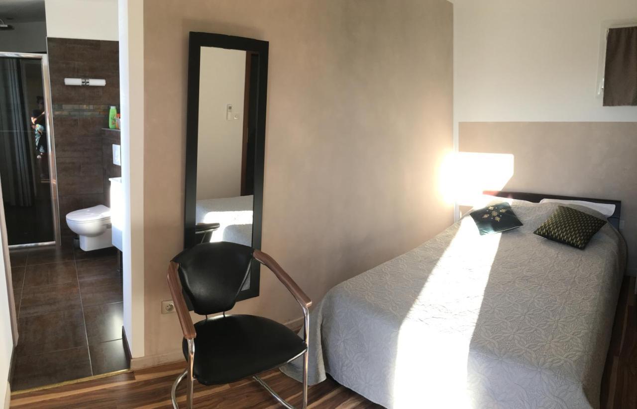 Casa Basgiu, Chambres Avec Balcon Et Table D'Hotes Zilia Exterior foto