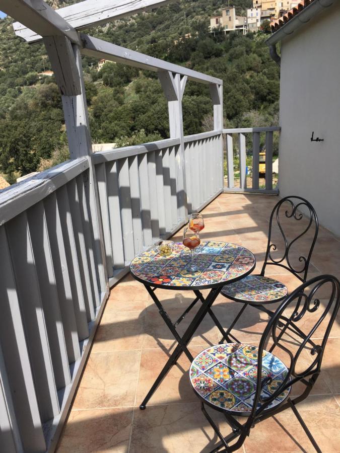 Casa Basgiu, Chambres Avec Balcon Et Table D'Hotes Zilia Exterior foto